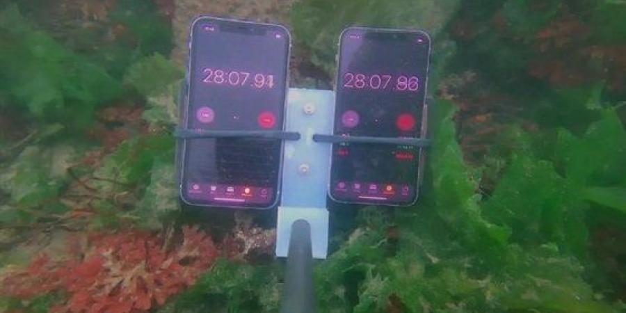 تجربة مقاومة الماء لهواتف iPhone 11 و 11 Pro :